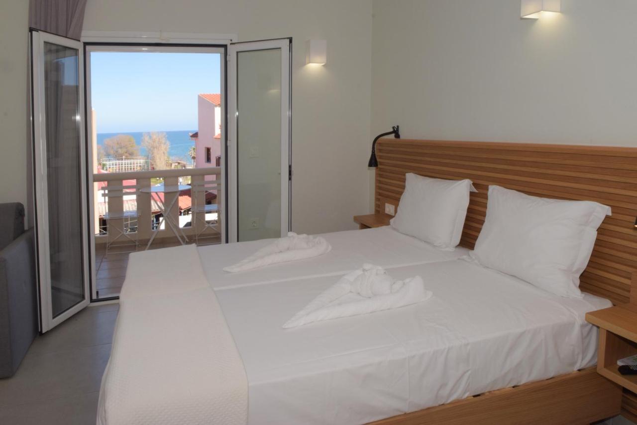 Mithos Premium Rooms Agia Marina Exteriör bild