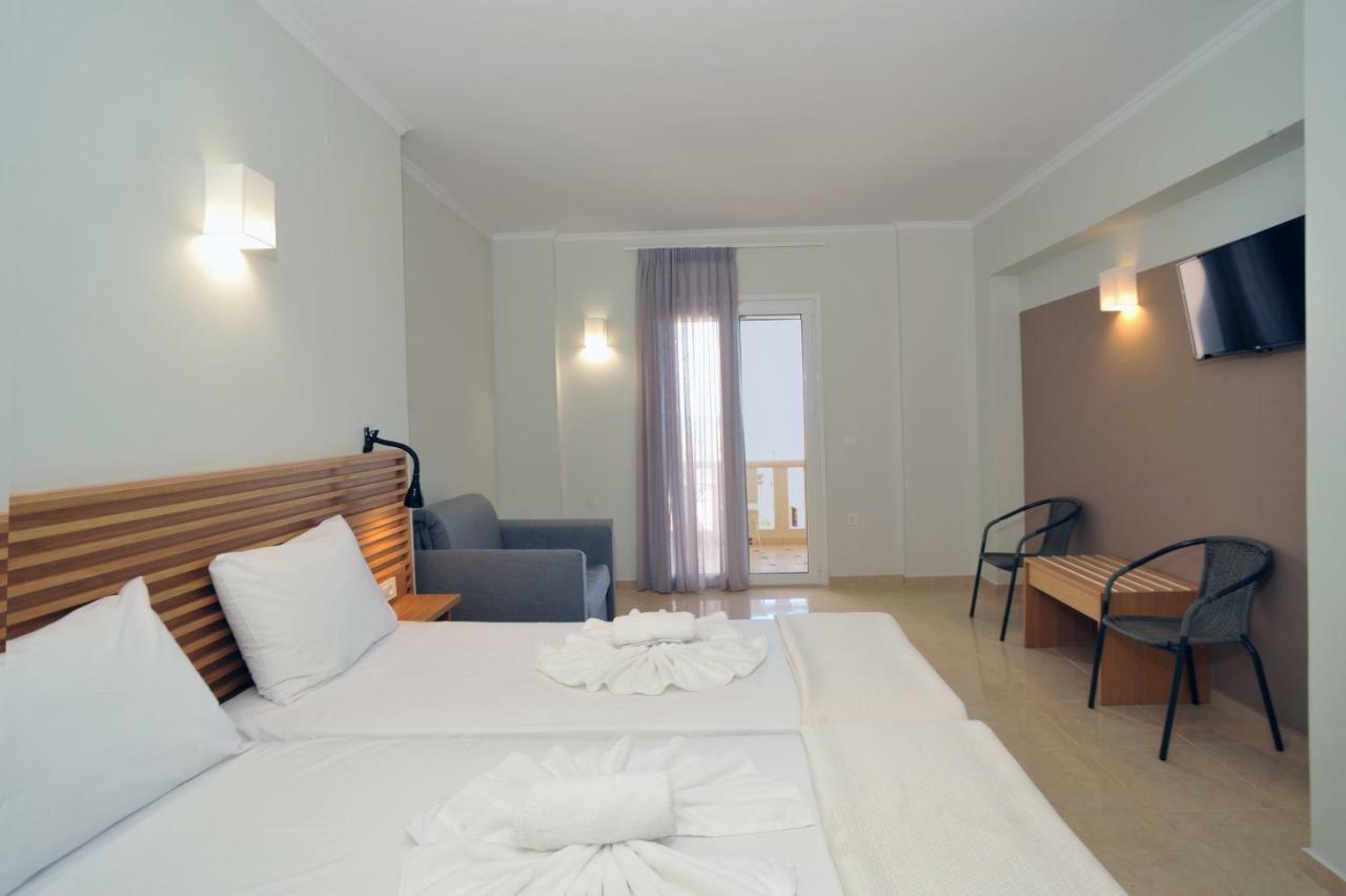 Mithos Premium Rooms Agia Marina Exteriör bild