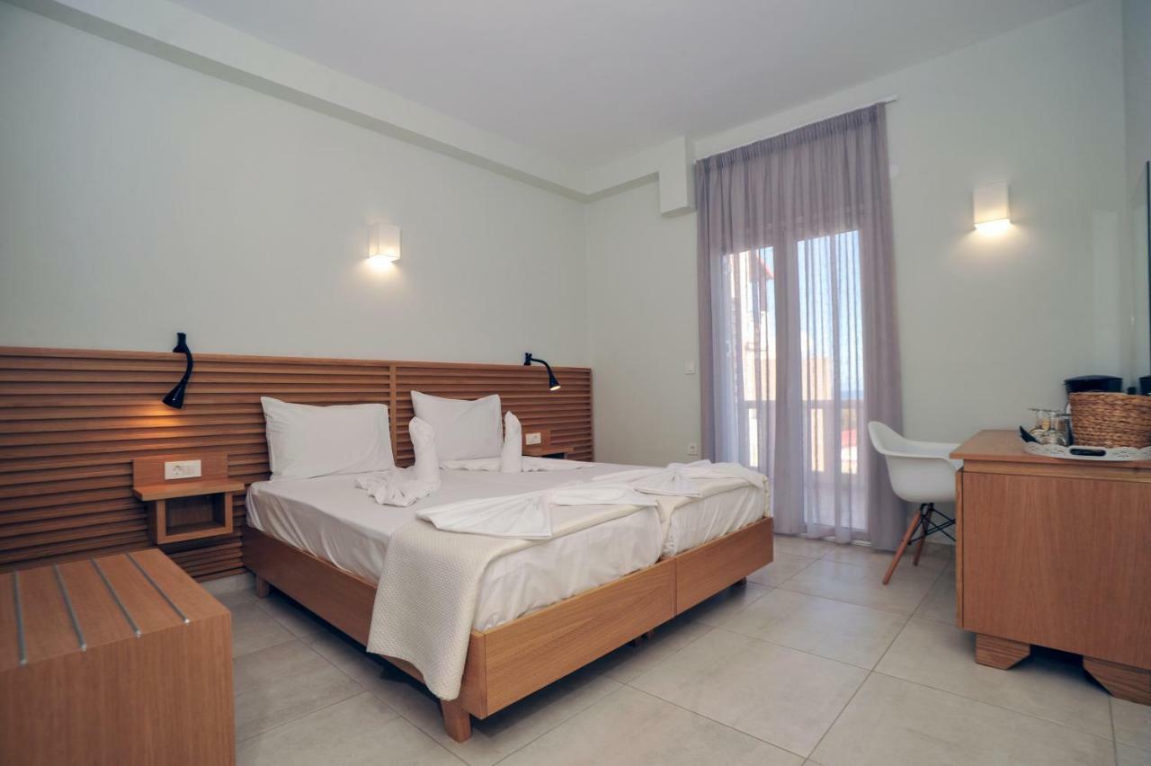 Mithos Premium Rooms Agia Marina Exteriör bild