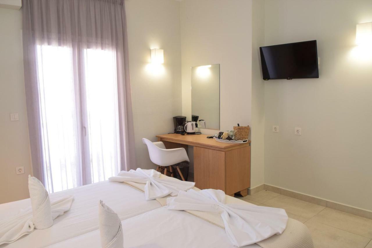 Mithos Premium Rooms Agia Marina Exteriör bild