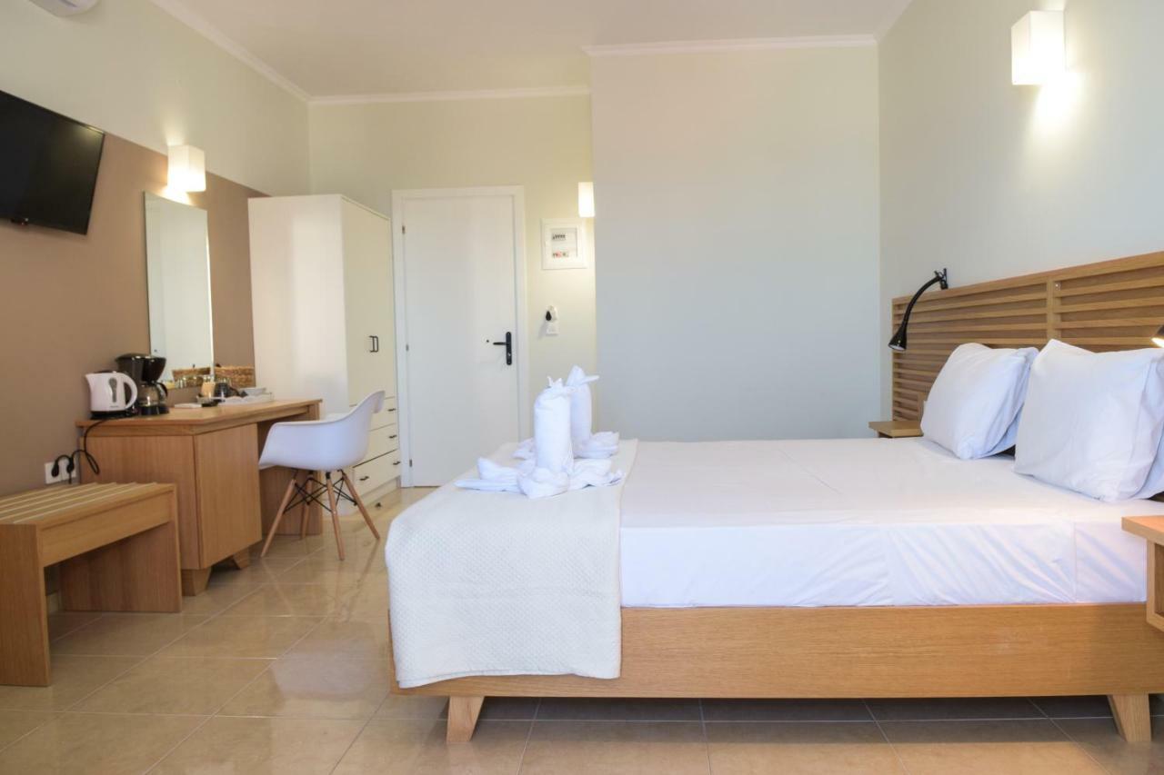 Mithos Premium Rooms Agia Marina Exteriör bild